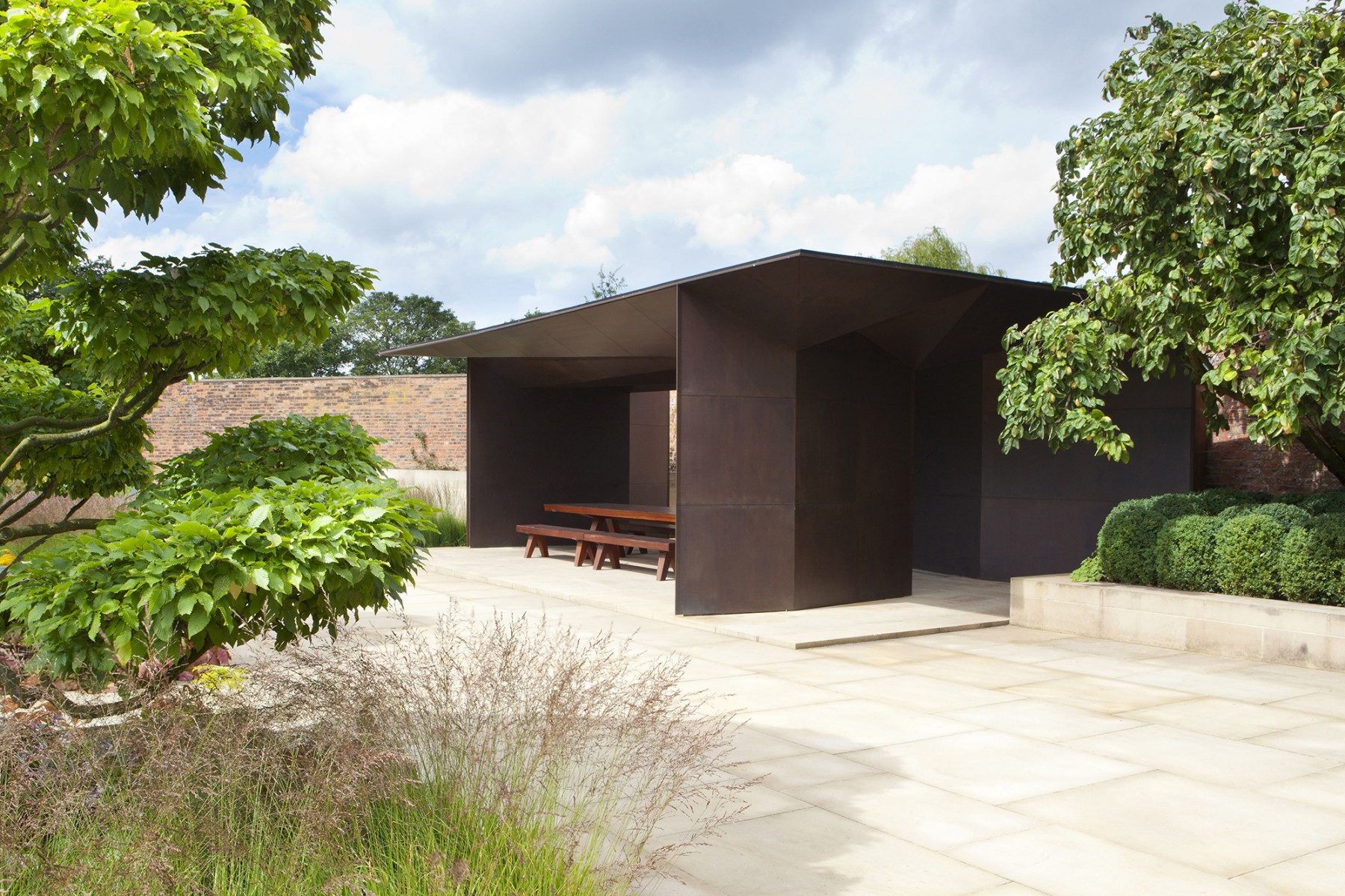 Garden-Grange-Pavilion-landscape-cheshire-cogshall-bronze-copper-room-gate-Tom-Stuart-smith-Jamie-Fobert-Architects-10