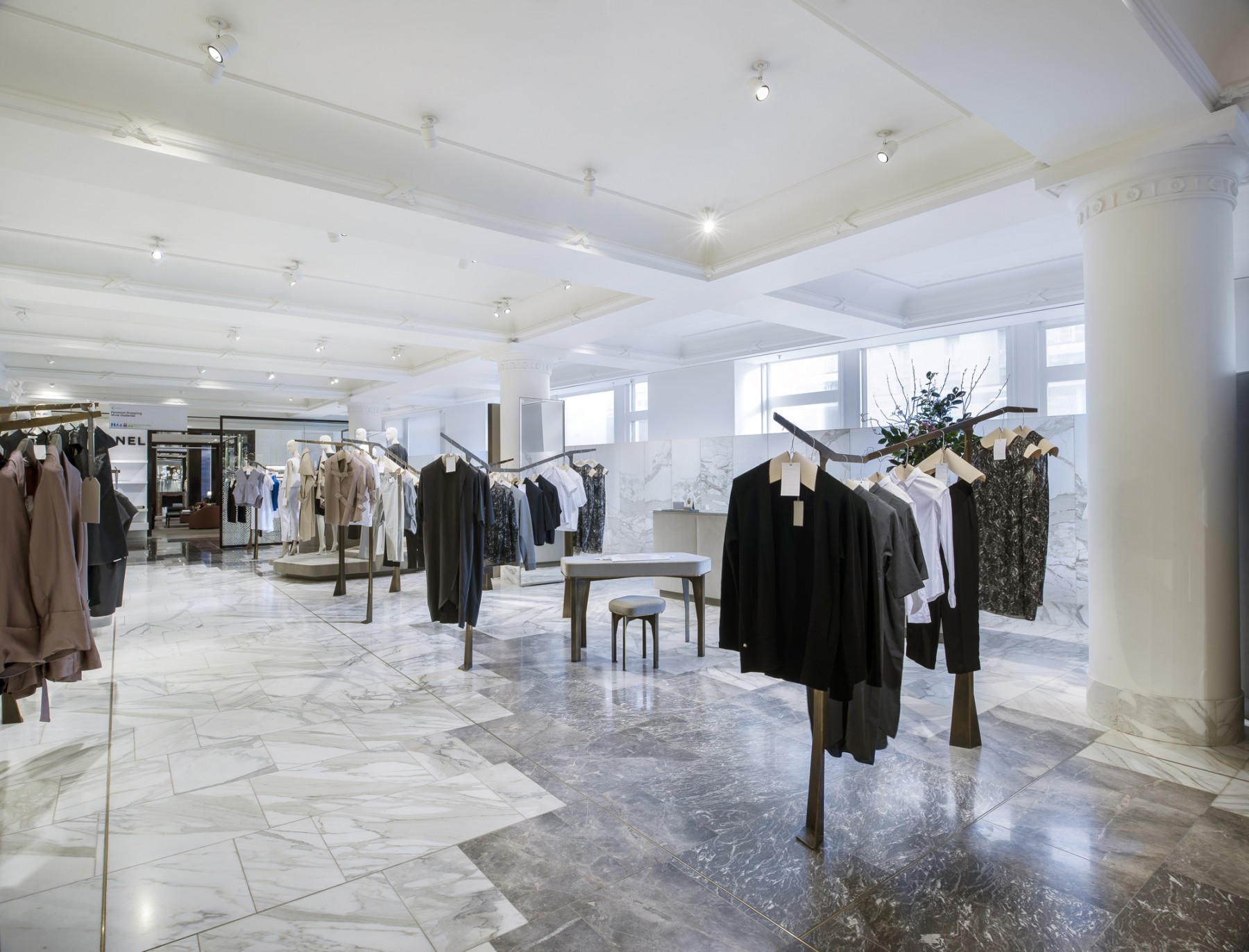 Selfridges-London-designer-fashion-retail-Jamie-Fobert-Architects-shop-marble-floor-womenswear-4