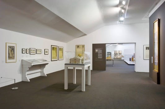 Gustav-Klimt-Painting-Design-Modern-Life-Vienna-Secession-Tate-Liverpool-art-exhibition-gallery-Jamie-Fobert-Architects-1